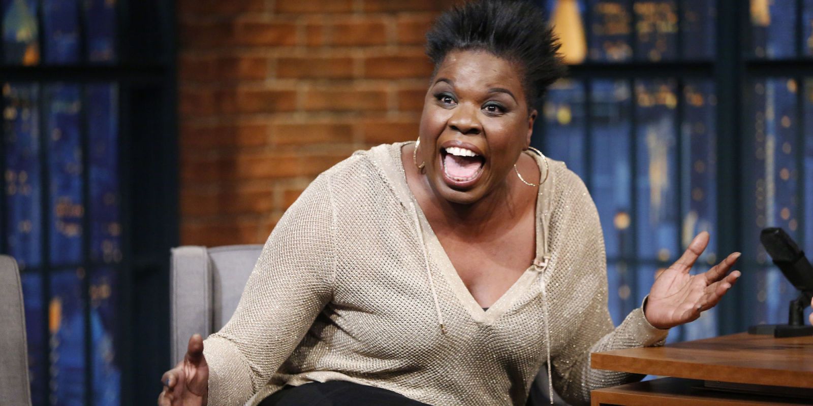 Jones living. Лесли Джонс актёр. Leslie Jones GHOSTBUSTERS. Лесли Джонс очко. Leslie Alive Lady.