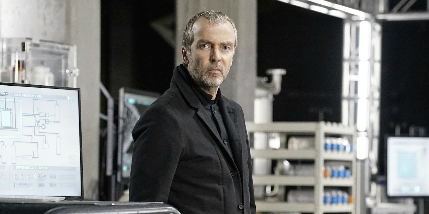 John Hannah as Dr. Holden Radcliffe in Marvels Agents of SHIELD