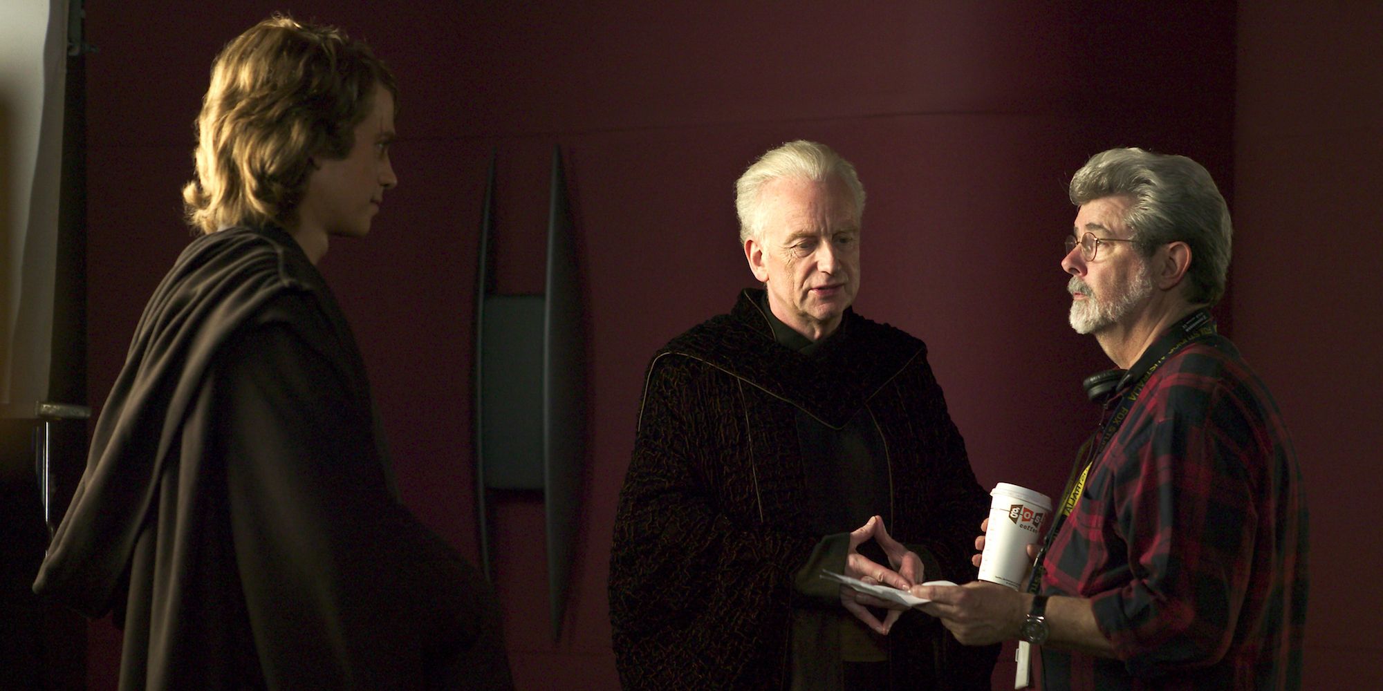 Palpatine Let Mace Windu Beat Him In Revenge of the Sith Right
