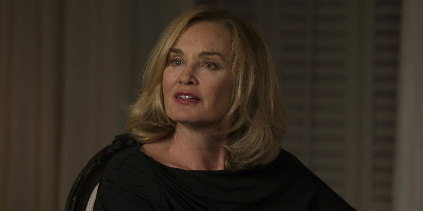 American Horror Story 5 Ways Jessica Lange Is The Best On The Show (& 5 Ways It’s Sarah Paulson)