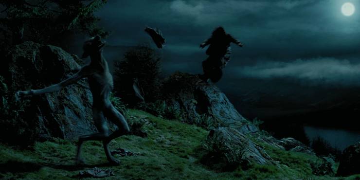 Remus Lupin verandert in een weerwolf in Harry Potter en de Gevangene van Azkaban