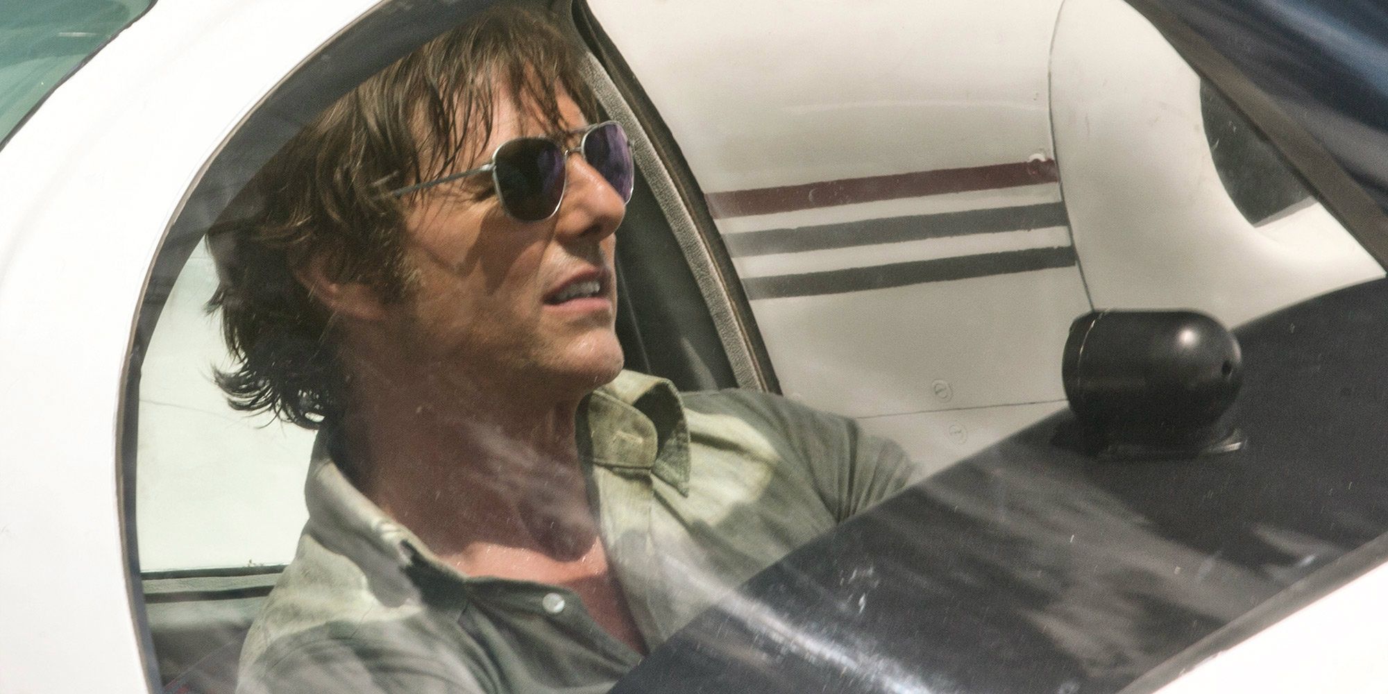 American Made Includes Tom Cruise Plane Stunt | Screen Rant