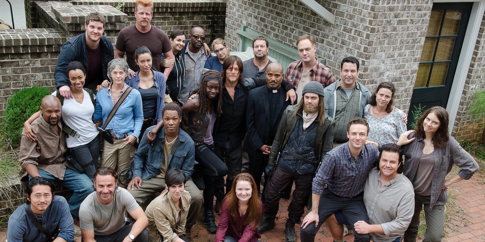 Walking Dead Cast Reflects On 100 Episodes Screen Rant