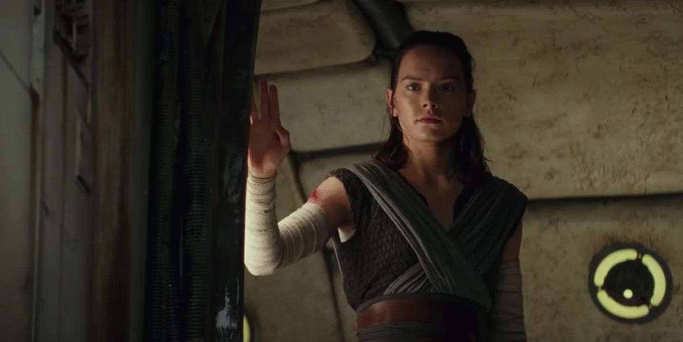 Star Wars 5 Scenes Where Rey & Kylo Rens Rivalry Verged On Flirtation (& 5 Where It Verged on Hate)