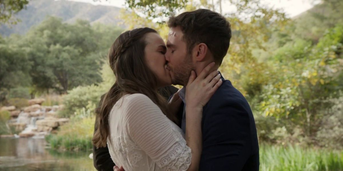 Elizabeth Henstridge and Iain De Castecker as Jemma Simmons and Leo Fitz in Agents of Shield