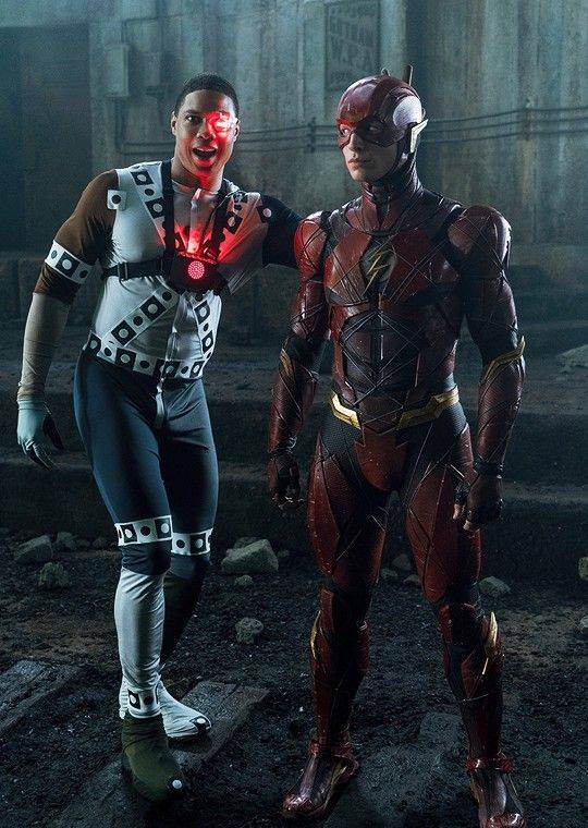 JL Behind The Scenes Cyborg Flash