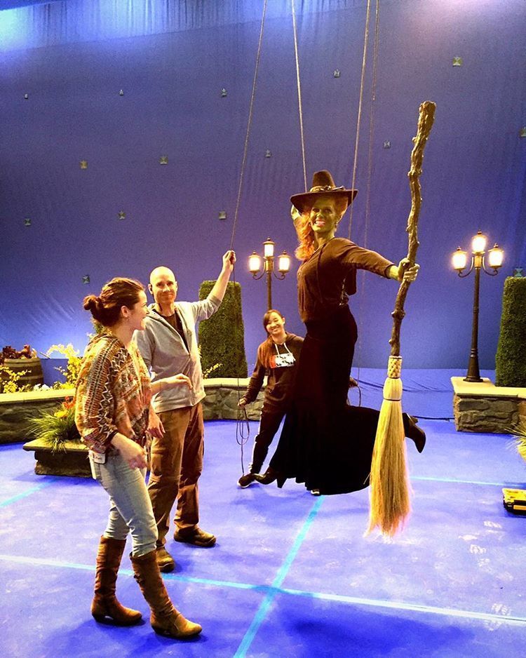 Once Upon A Time 28 BehindTheScenes Photos That Completely Change Everything