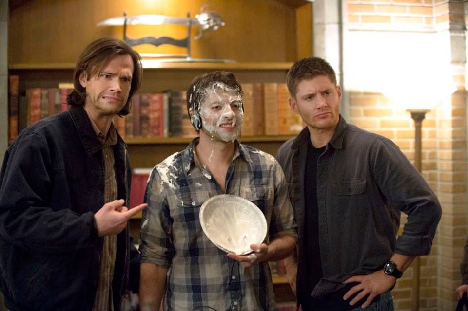 25 BehindTheScenes Photos From Supernatural That Change Everything