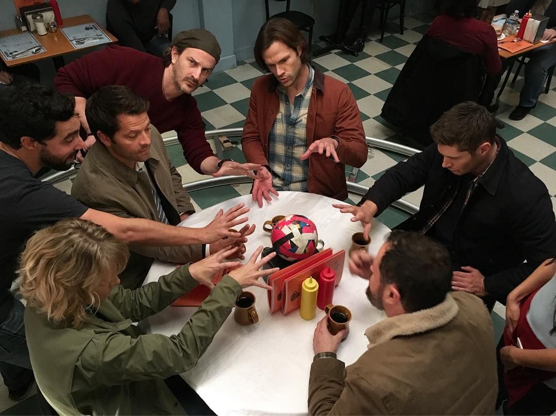 25 BehindTheScenes Photos From Supernatural That Change Everything