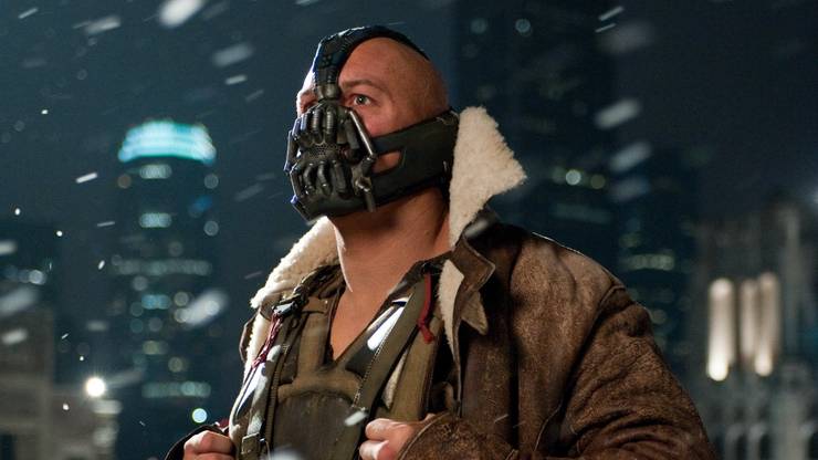 9 DC Actors Who Nailed The Look In Movies (& 8 Who Look Nothing Like Their Characters) 20 Tom Hardy Bane.jpg?q=50&fit=crop&w=740&h=416&dpr=1