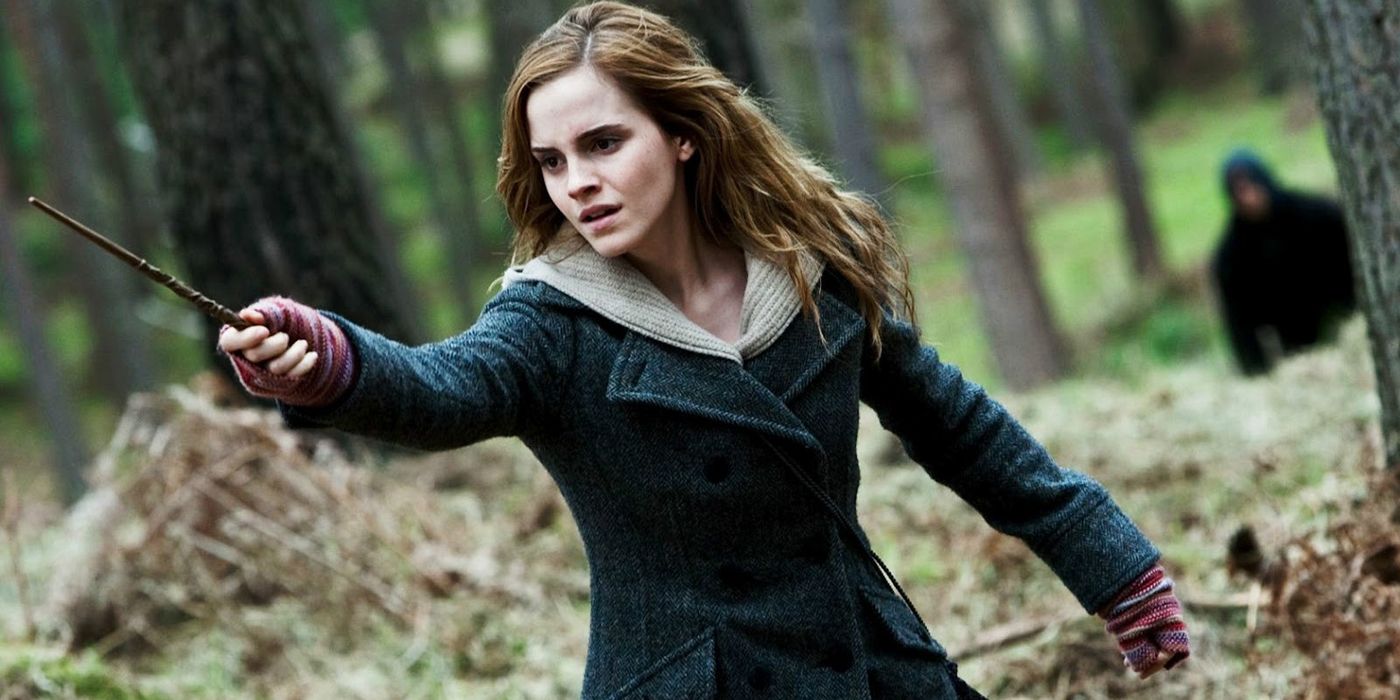 Hermoine Granger fighting with her wand