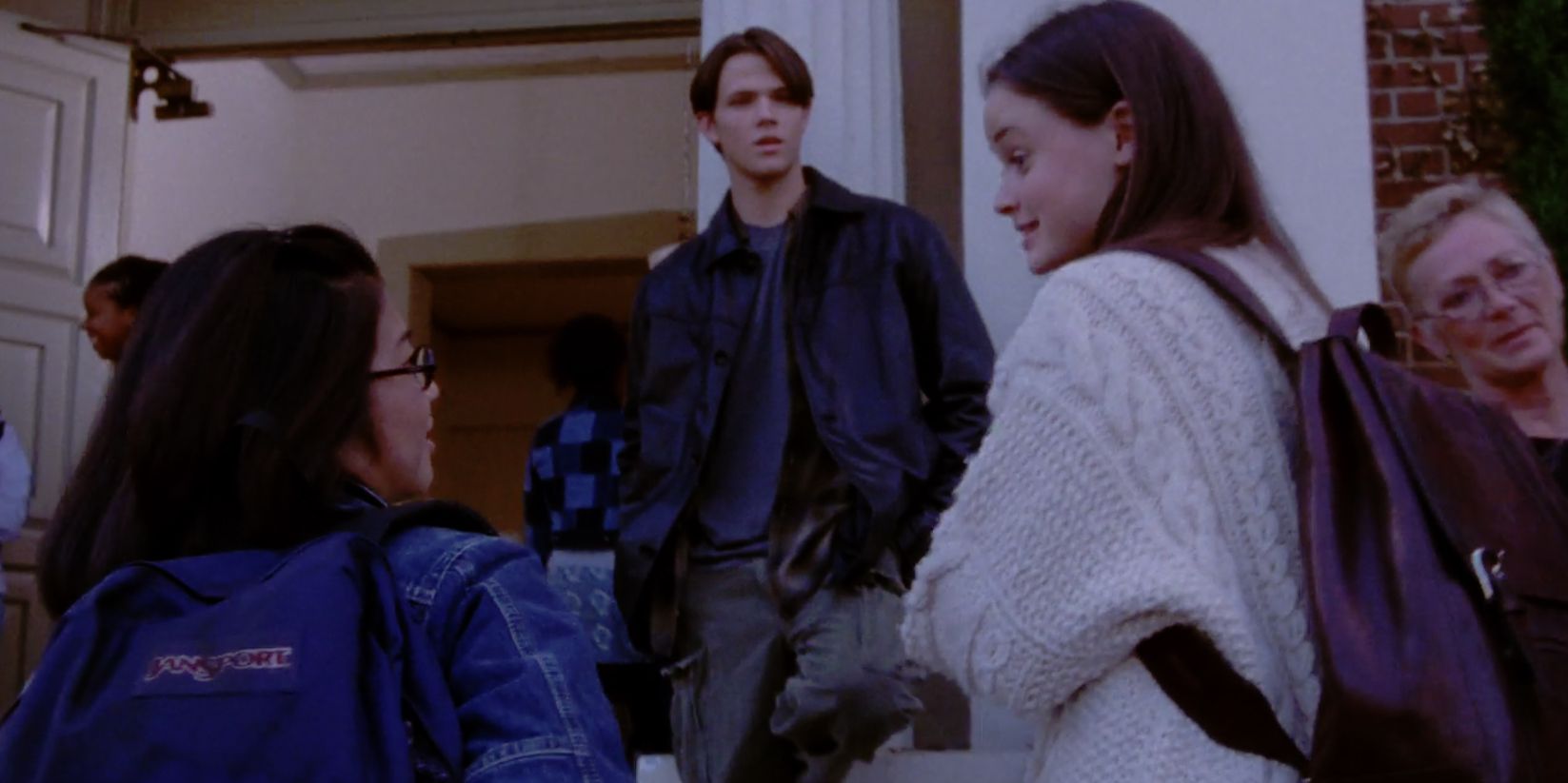 8 Pop Culture References On Gilmore Girls You Might Have Missed