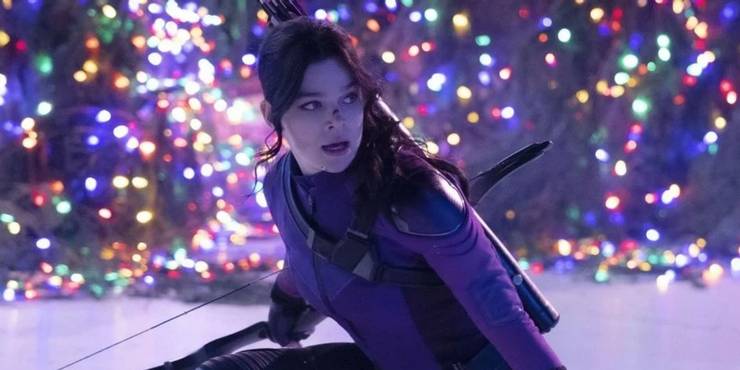 Kate-Bishop-fighting-at-Christmas-in-Hawkeye.jpg (740×370)