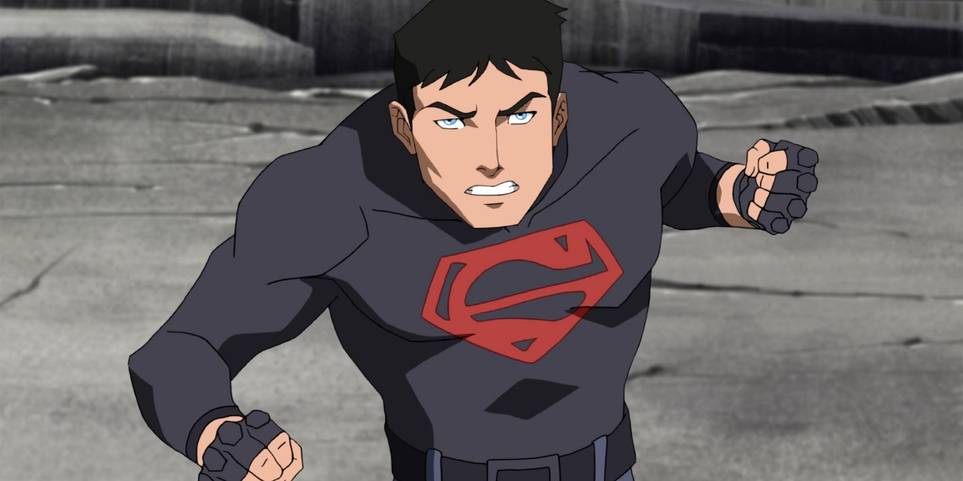 1. Superboy's Season 2 Costume Teased In Season 1: Superboy with his long sleeve shirt and fingerless gloves debuted in season 1 itself in an episode called "Usual Suspects." The reason behind his wardrobe change in season 2 is still unknown, but fans have made a lot of speculation about the change.
