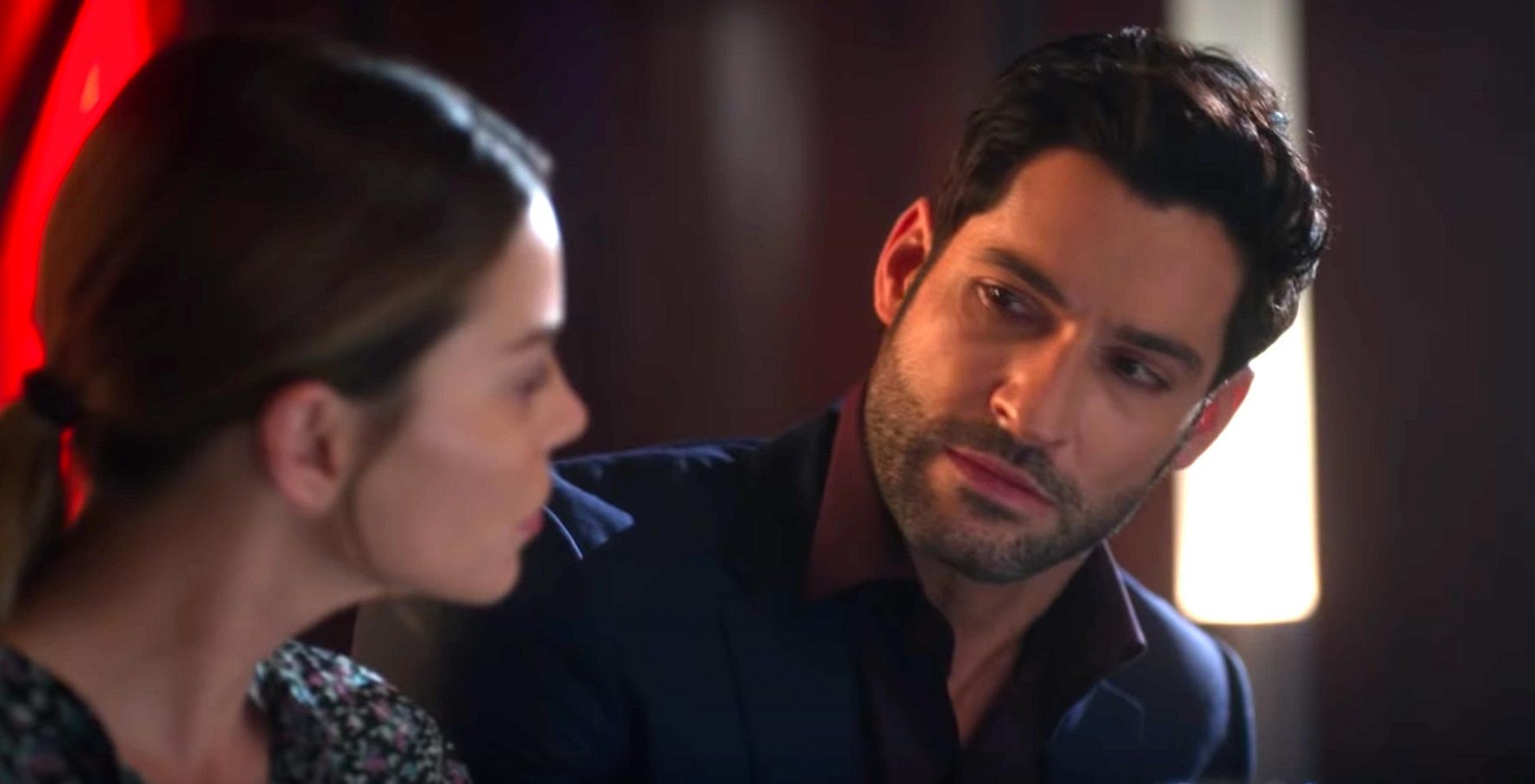 in which lucifer episode does chloe make a pass at lucifer