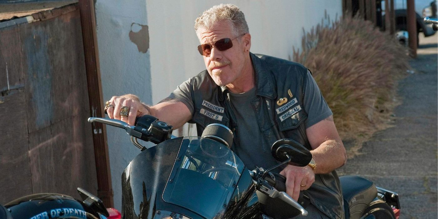 Sons Of Anarchy 5 Reasons Why Clay Is Ron Perlmans Best Role (& 5 Why Its StartUps Wes)