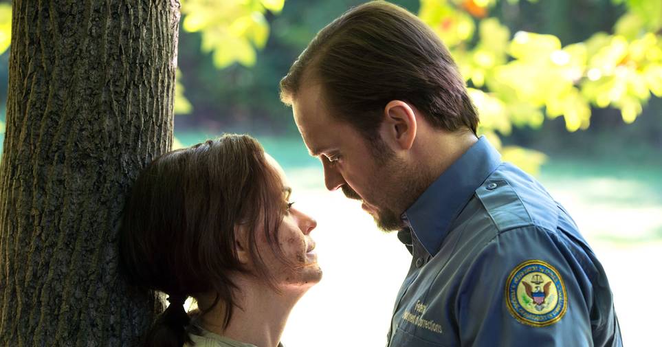 Orange Is The New Black 5 Worst Things The Guards Have Done The 5 Nicest Things Orange Is The New Black 5 Worst Things The Guards Have Done The 5 Nicest Things