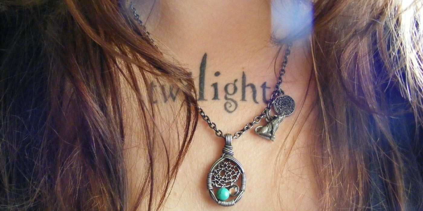 10 Twilight Fan Tattoos That Sparkle