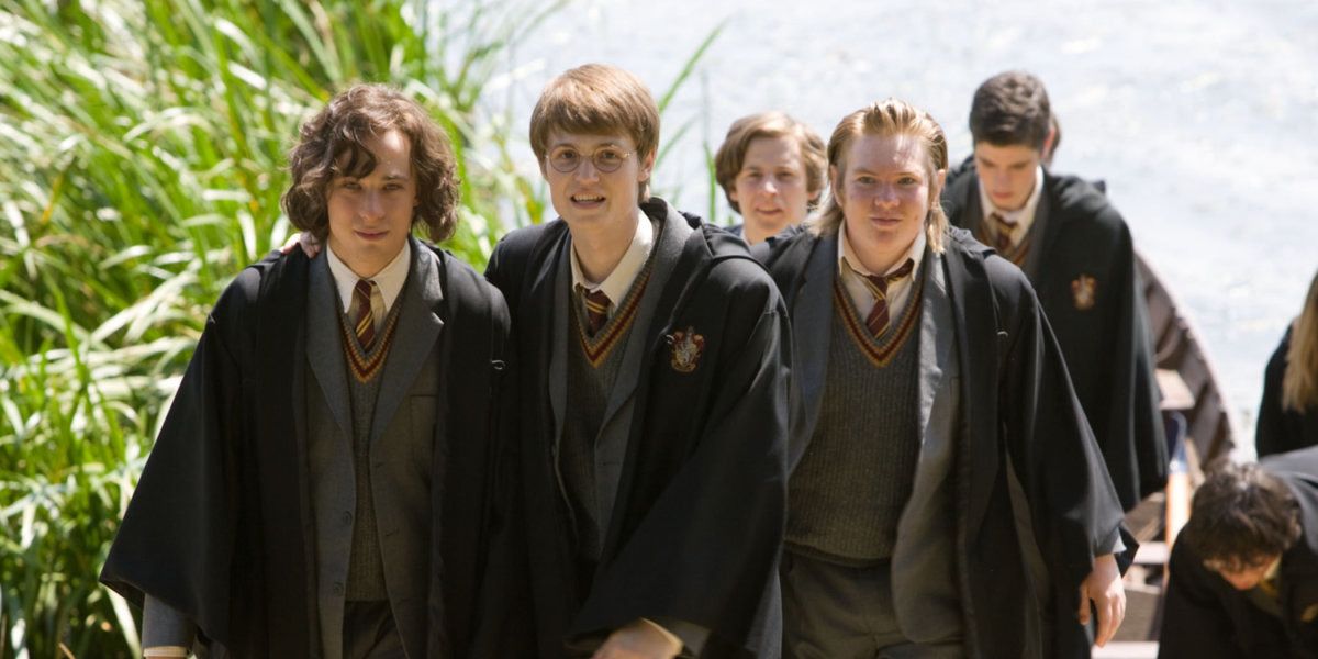 Harry Potter 10 Details About The Hogwarts Uniforms You Didnt Notice