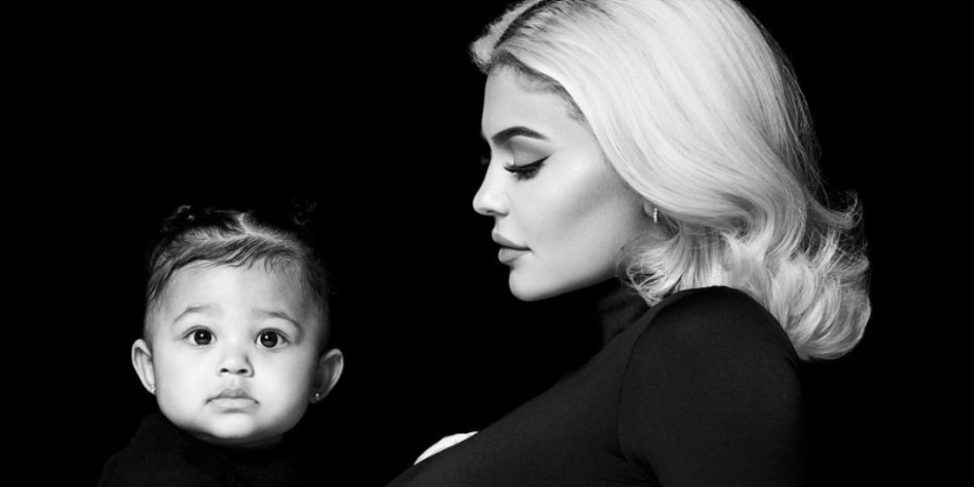 Kylie Jenners Daughter Stormi Snowboards For The First Time In360news 