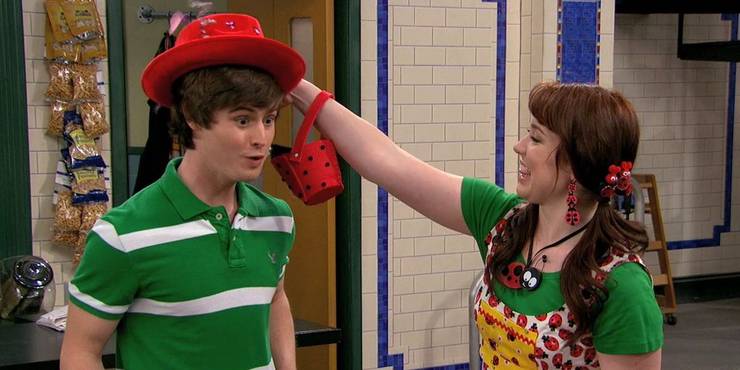 Wizards Of Waverly Place 5 Times Alex Russo Was Selfish And 5 She Was Selfless