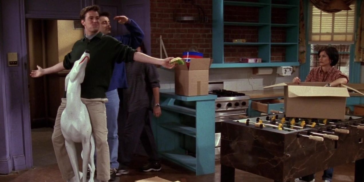 Friends 10 Ways Joey Is The Funniest In The Group
