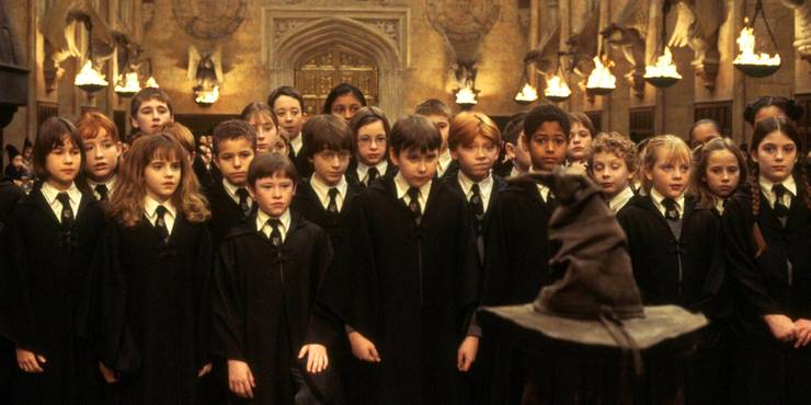 Harry Potter: 10 Details About The Hogwarts Uniforms You Didn't Notice