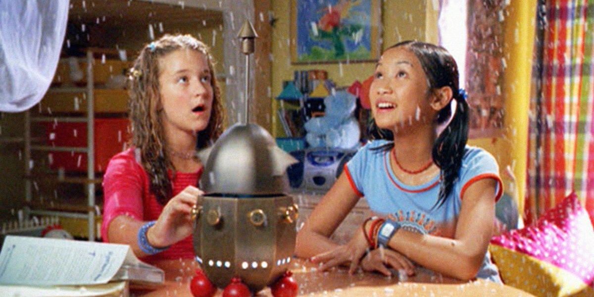 “Who Was In The Ultimate Christmas Present” & 9 Other Questions About Disney Channel Christmas Answered