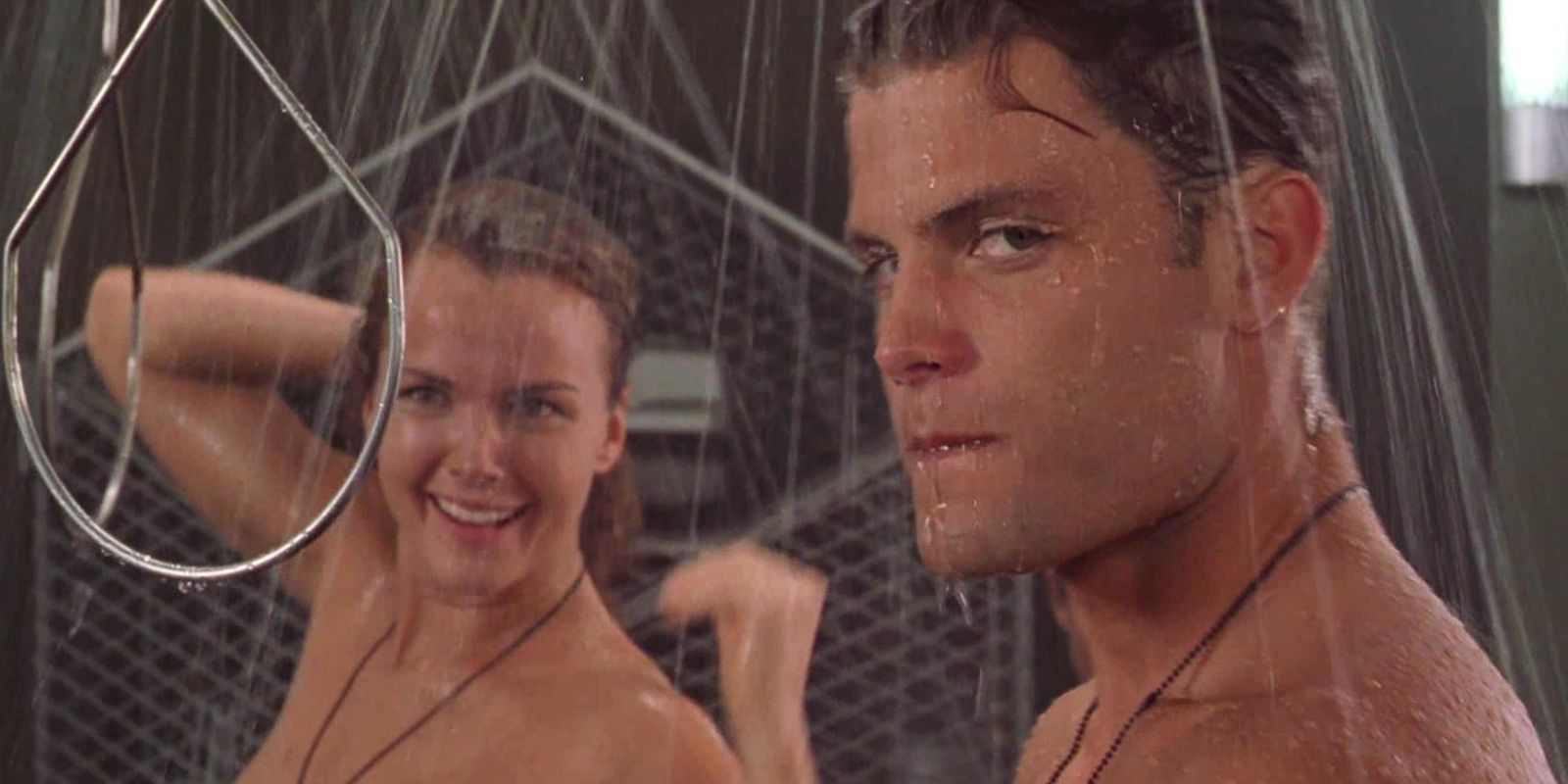 Starship Troopers Why The Shower Scene Is So Subversive