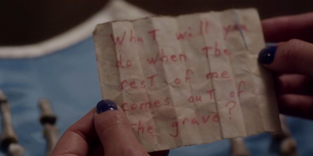Pretty Little Liars 5 Of The Creepiest Messages From “A” (& 5 Of The Lamest)