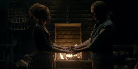 10 Biggest Best Romantic Gestures On Outlander Screenrant 10 Biggest Best Romantic Gestures On Outlander Screenrant