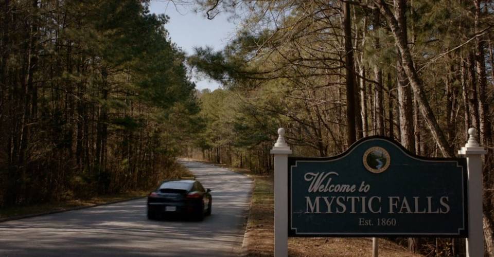 The Vampire Diaries 5 Ways To Survive Living In Mystic Falls 5 Things Not To Do - mystic falls roblox witch spells list