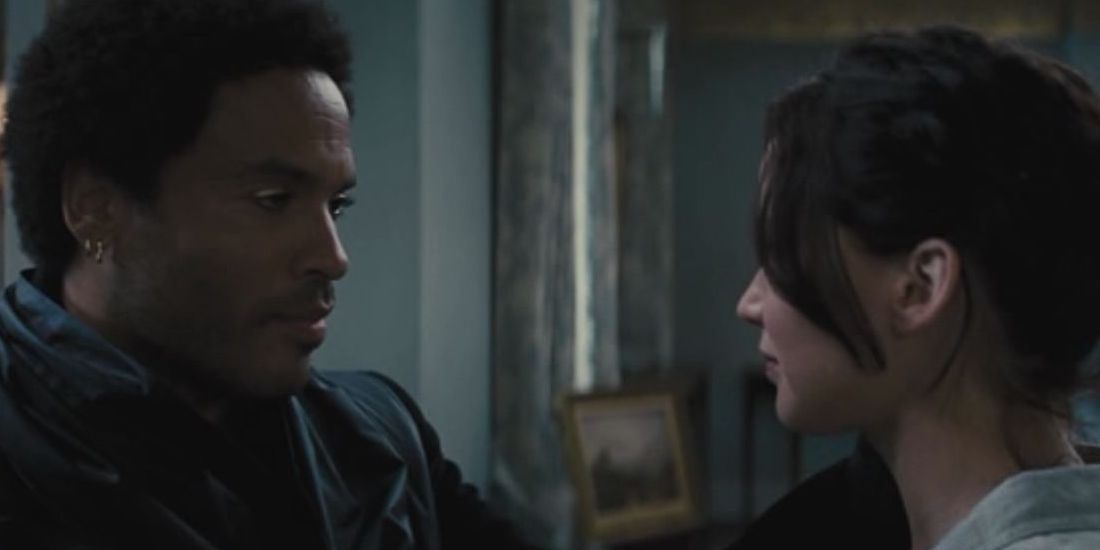 The Hunger Games 5 Reasons Cinna Was Katniss’ Best Mentor (& 5 Reasons It Was Haymitch)