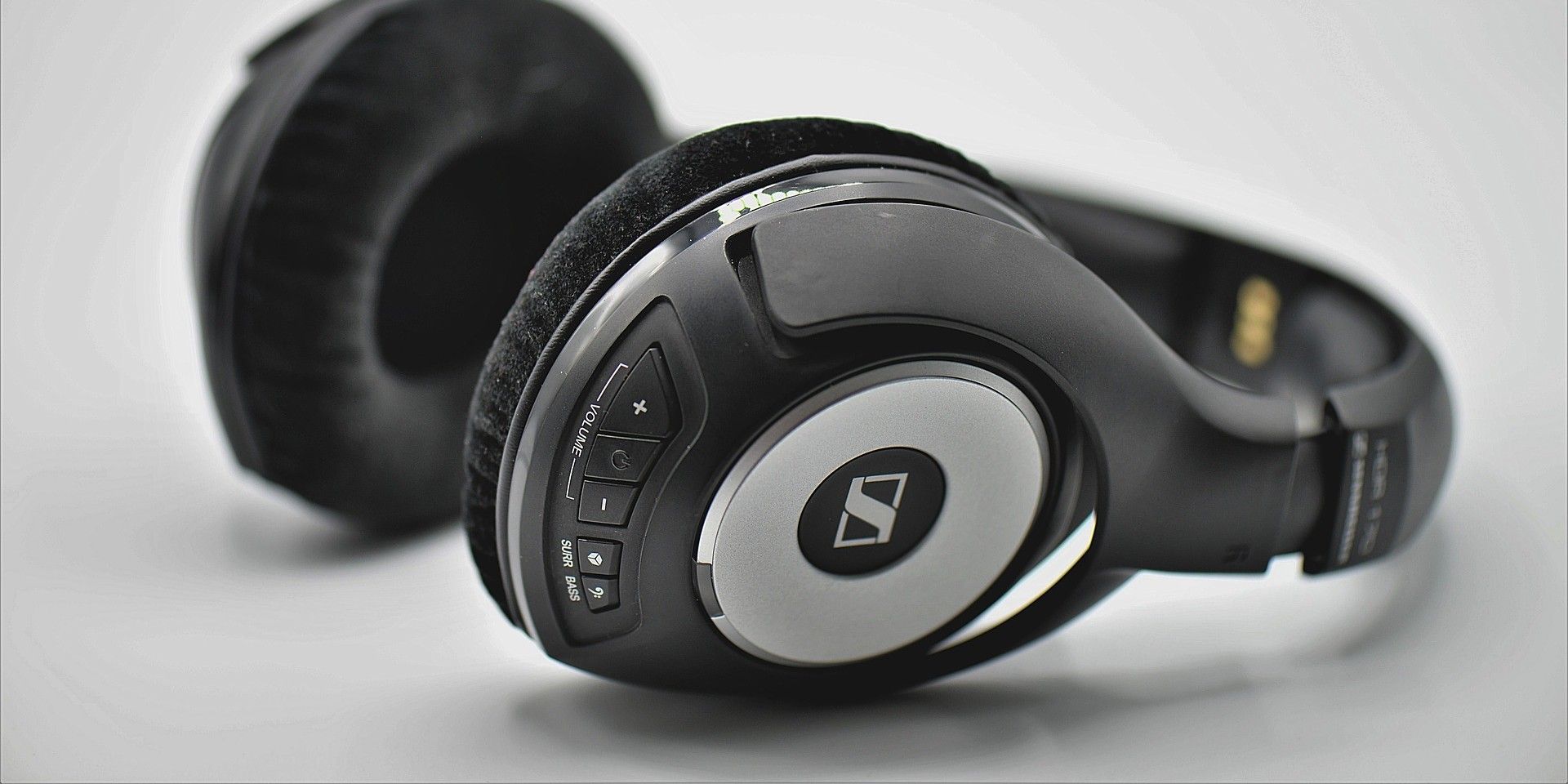 Choosing The Best Bluetooth Headphones For Your Needs