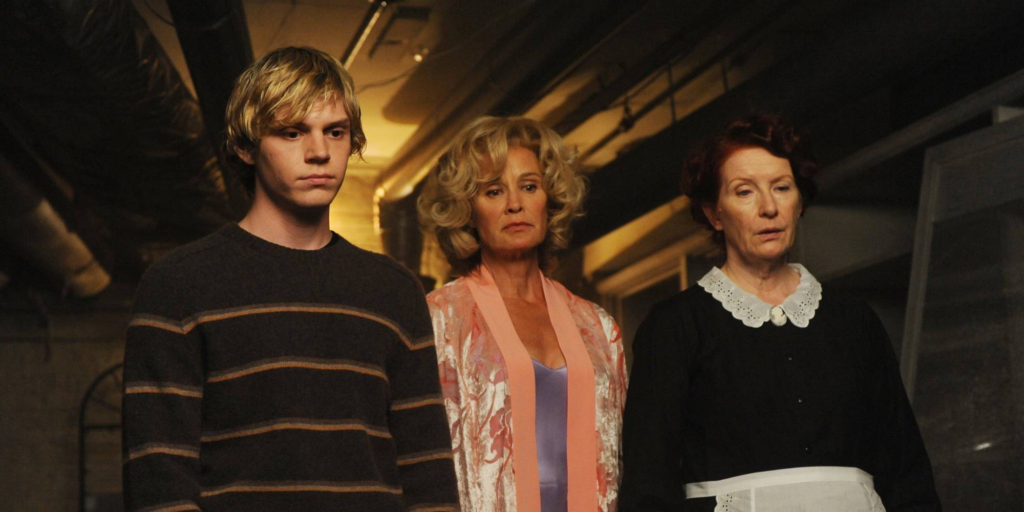 American Horror Story: Tate, Constance, and Moira (en inglés).