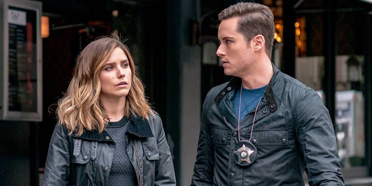 Chicago PD: 10 fatos sobre o elenco que você não sabia - 7 Jesse Lee Soffer And Sophia Bush in Chicago P.D - Chicago PD: 10 fatos sobre o elenco que você não sabia