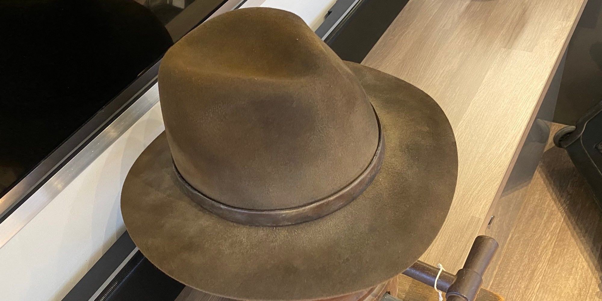 Jurassic World 3 Sam Neill S Jurassic Park Hat Returns In New Photo