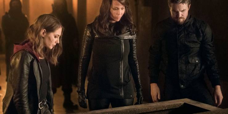Every Known Leader In The CW Show Arrow 7 Stephen Amell as Oliver Queen Lexa Doig as Talia al Ghul Willa Holland as Thea Queen Al Fatih Tomb Arrow 1
