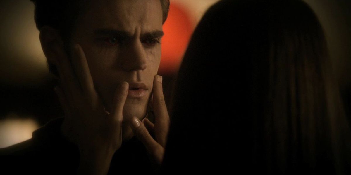 The Vampire Diaries Elenas 10 Best Kisses With Stefan And Damon 