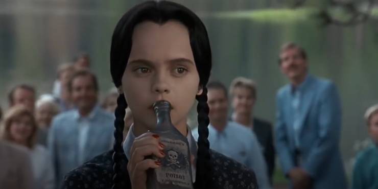 Christina Ricci dans le rôle de Wednesday dans Les valeurs de la famille Addams