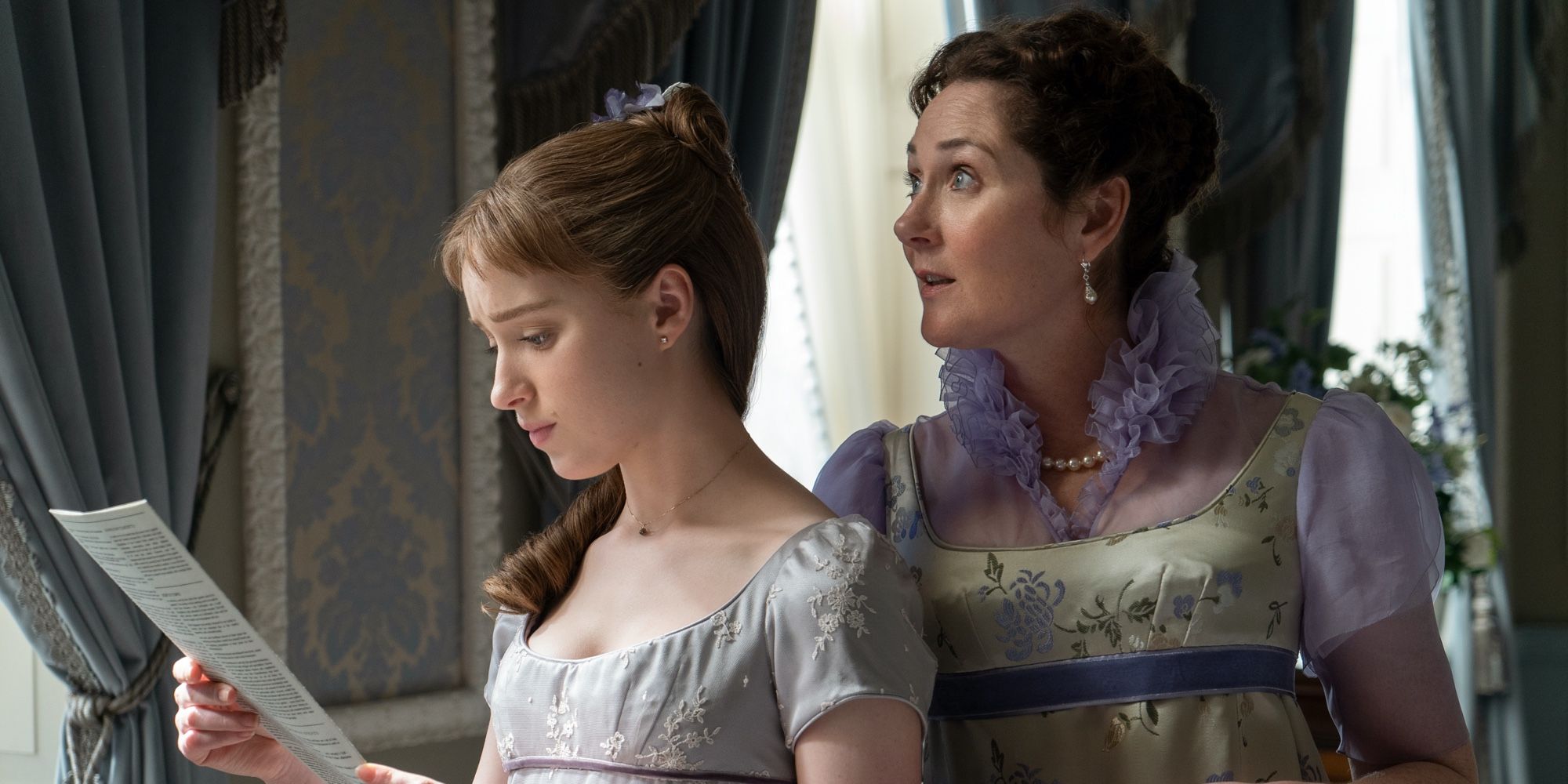 Bridgerton Phoebe Dynevor On Those Steamy Scenes That Tell Daphne S Sexual Evolution Story