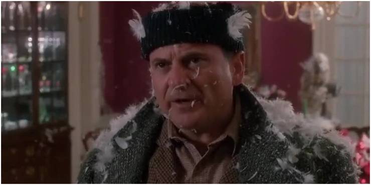 Гарри выглядит как цыпленок в `` Один дома ''