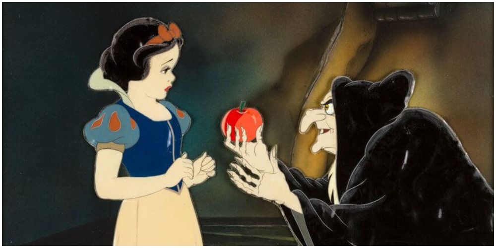 Snow White animated and the evil queenold woman