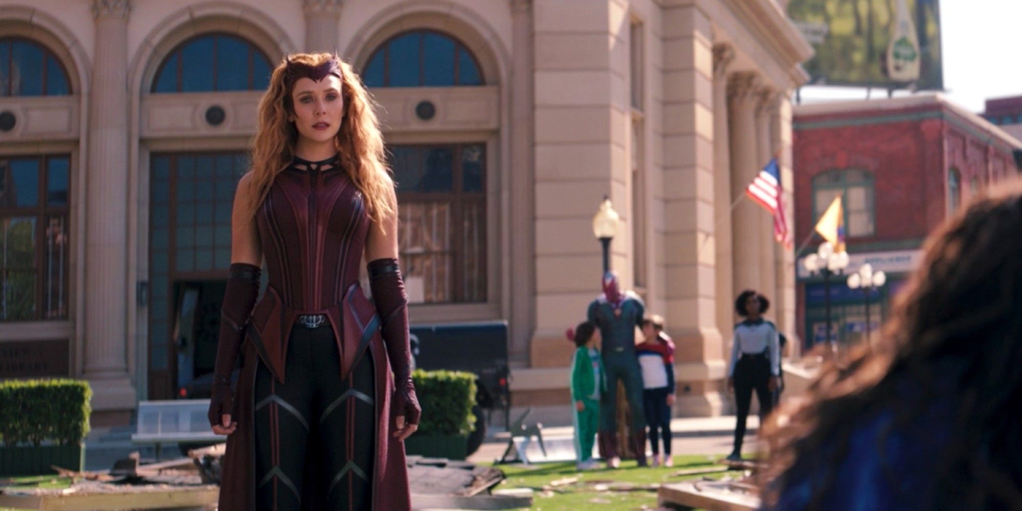 How Scarlet Witch’s MCU Costume Compares To The Comics (Looks & Origin)