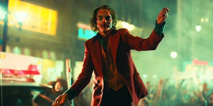 https://static3.srcdn.com/wordpress/wp-content/uploads/2021/05/Joaquin-Phoenix-in-Joker.jpeg?q=50&fit=crop&w=740&h=370&dpr=1.5