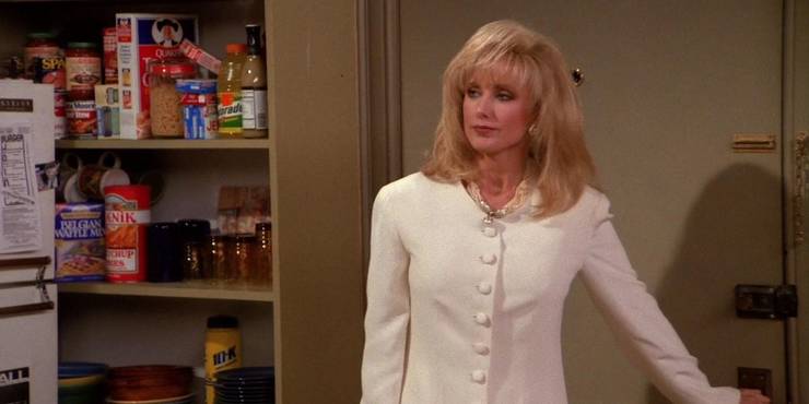 Friends-Ross-And-Chandlers-Mom.jpg (740×370)