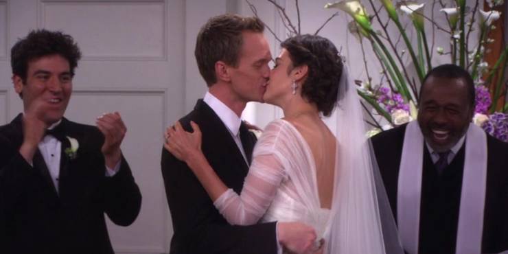 Robin-and-Barney-kissing-at-their-wedding-in-HIMYM.jpg (740×370)