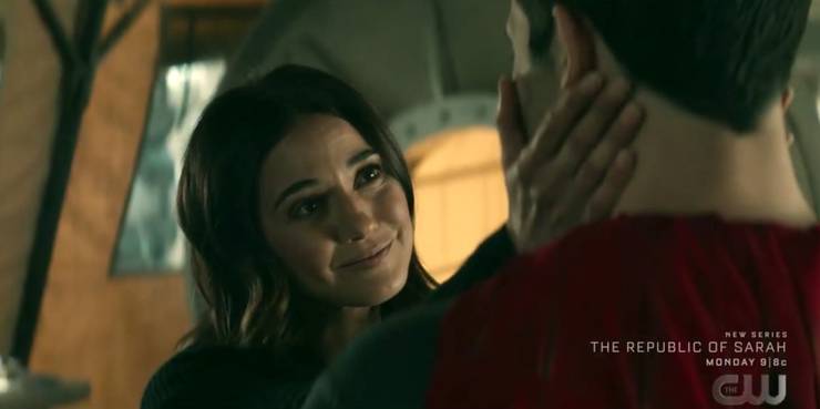 Arrowverse Fixed Superman Movie Problems! 7 Superman Lois Lana Lara.jpg?q=50&fit=crop&w=740&h=369&dpr=1