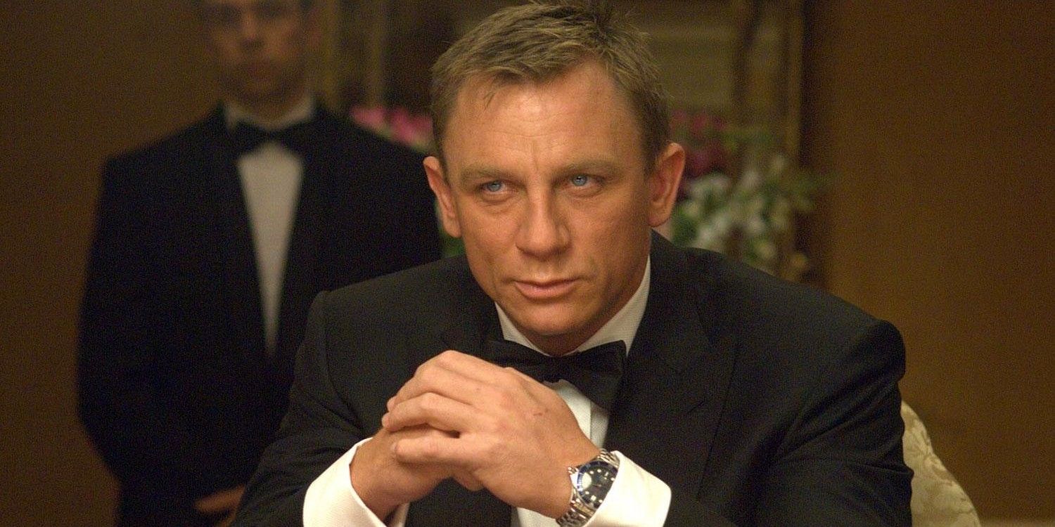8 James Bond Mannerisms That Daniel Craig Nails