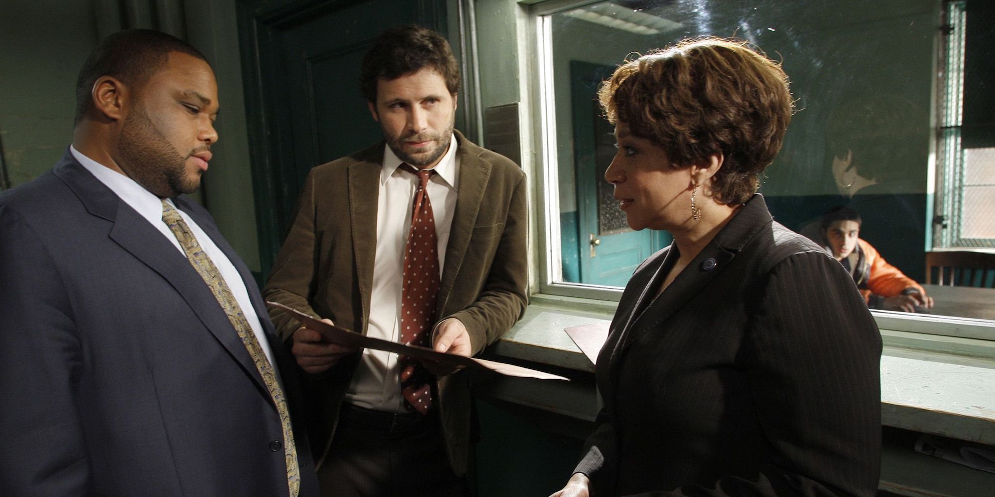 Anthony Anderson as Kevin Bernard and Jeremy Sisto as Cyrus Lupo in Law and Order